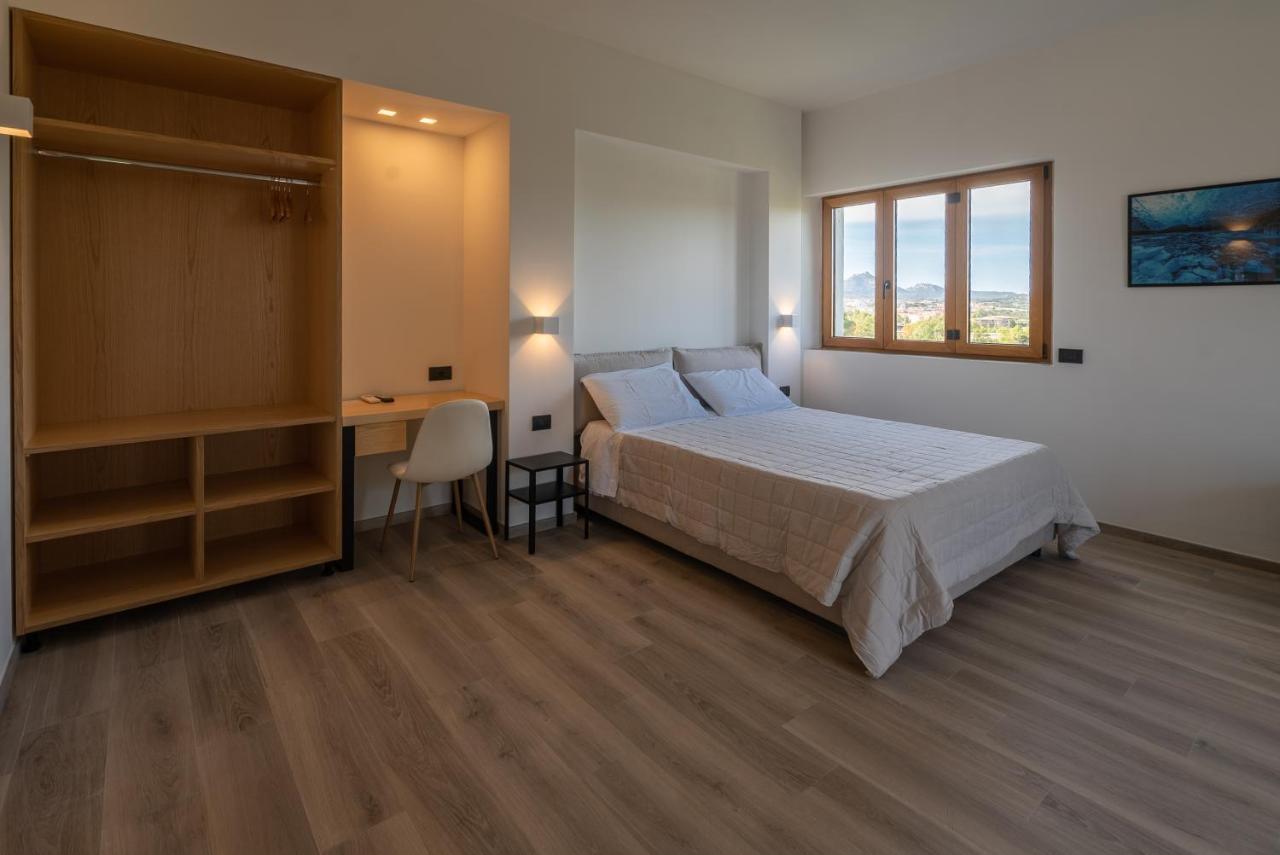 Antares Rooms And Suites Olbia Dış mekan fotoğraf