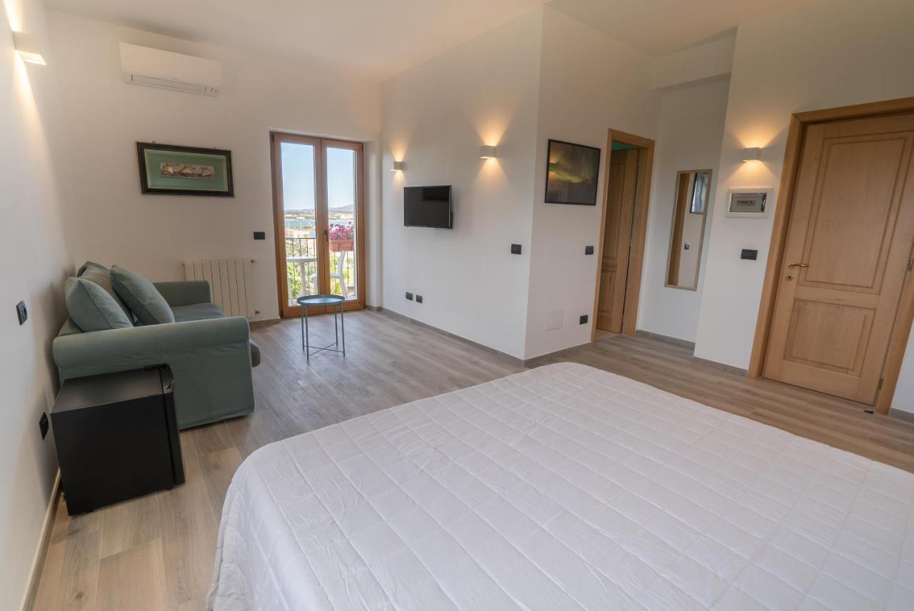 Antares Rooms And Suites Olbia Dış mekan fotoğraf
